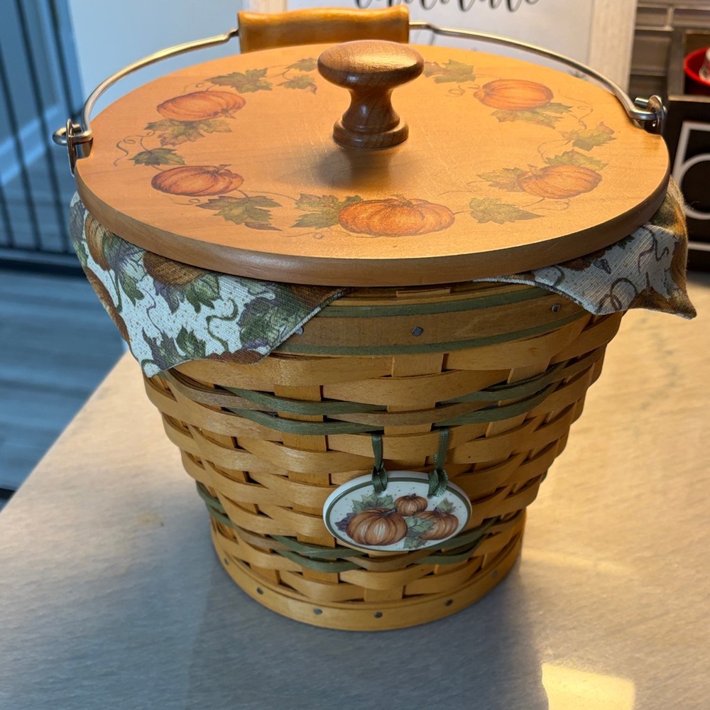 Longaberger 2002 Pumpkin Themed Woven Basket with Lid